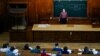 Автомобиль за прививку, экзамены онлайн и отмена выпускного. Как власти Москвы реагируют на рекордную заболеваемость коронавирусом